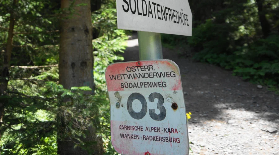Der Südalpenweg 03 durch die Karnischen Alpen und Karawanken zwischen Bad Radkersburg und Sillian, eine der acht Alpenüberquerungsrouten durch Österreich